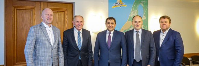 Uzbekistānas vēstnieks apmeklē Ventspili 