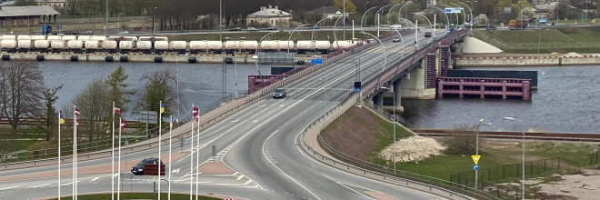 Ventspilī īslaicīgi autosatiksmei slēgs paceļamo tiltu pār Ventu